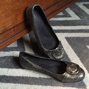 Dr. Scholl’s bronze flats